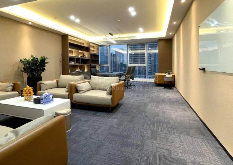 荣超经贸中心250平南向电梯口全新装修带家私2