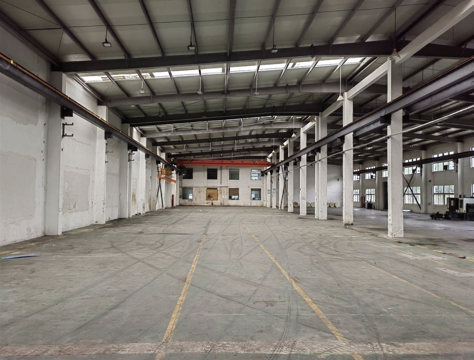 浦东104板块低价出租7000平厂房仓库高9米可分割出租