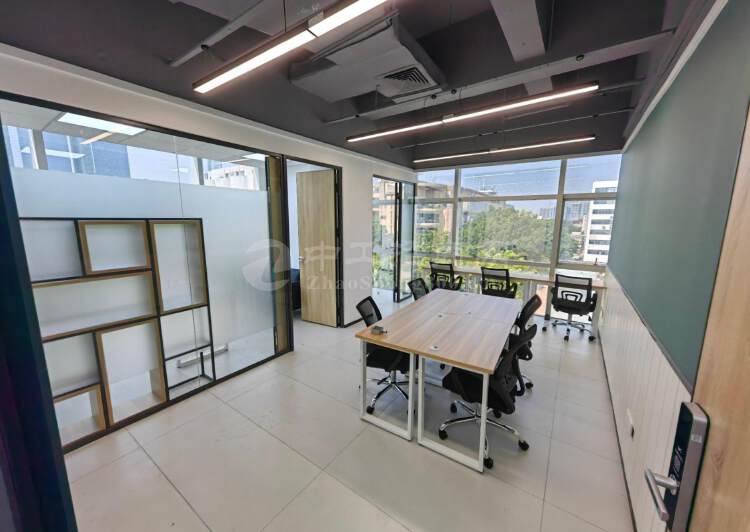 南山科兴科学园精装小办公室出租，共享前台会议室和公共活动区3