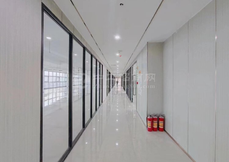 黄埔神舟地铁站整层办公室精装修独立电梯1200平出租2