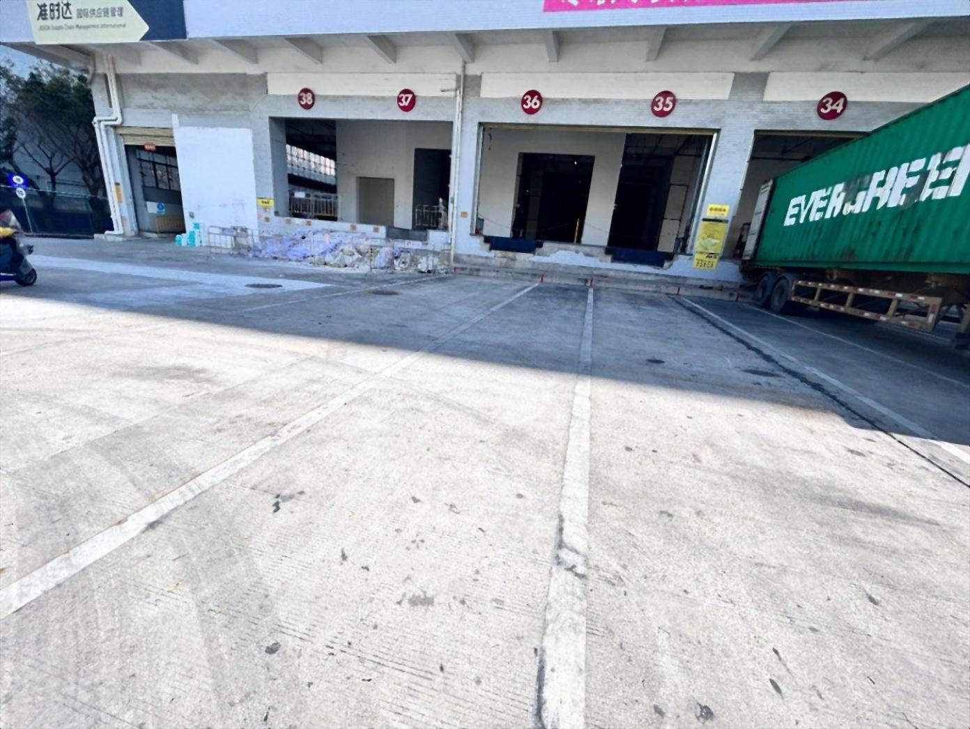 深圳龙华元芬地铁口现成物流仓带卸货平台1000平厂房仓库出租 深圳龙华元芬地铁口现成物流仓带卸货平台1000平厂房仓库出租