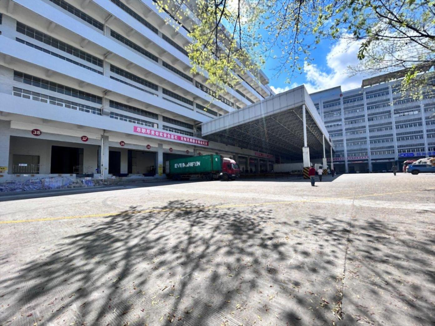 深圳龙华元芬地铁口现成物流仓带卸货平台1000平厂房仓库出租 深圳龙华元芬地铁口现成物流仓带卸货平台1000平厂房仓库出租