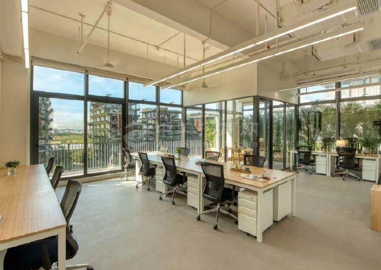 生态园林看湖景环境带阳台采光的办公室家私空调全齐大小均有1