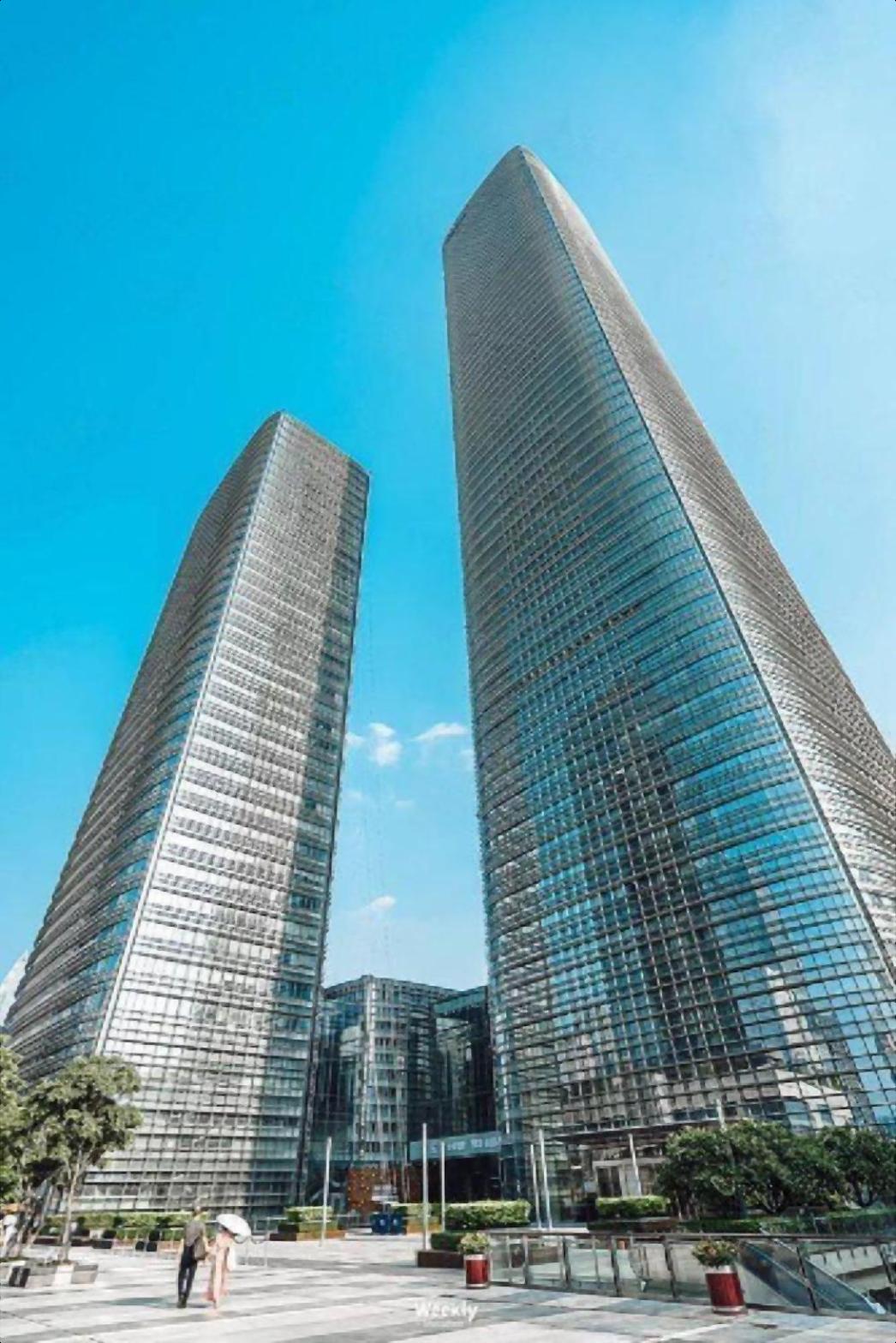 海岸城后海中心中洲中心大厦精装修办公室带家私电梯口!