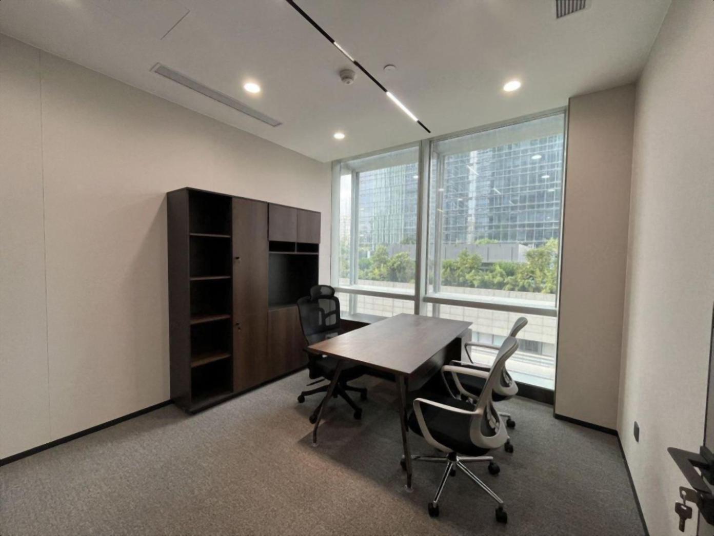 海岸城后海中心中洲中心大厦精装修办公室带家私电梯口!