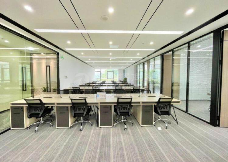 三航科技大厦办公室写字楼282平双面采光配带家私出租5