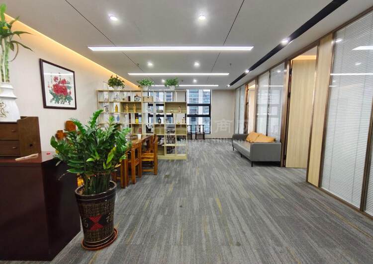 龙华地铁口精装修写字楼办公室200平方出租开发商直租3