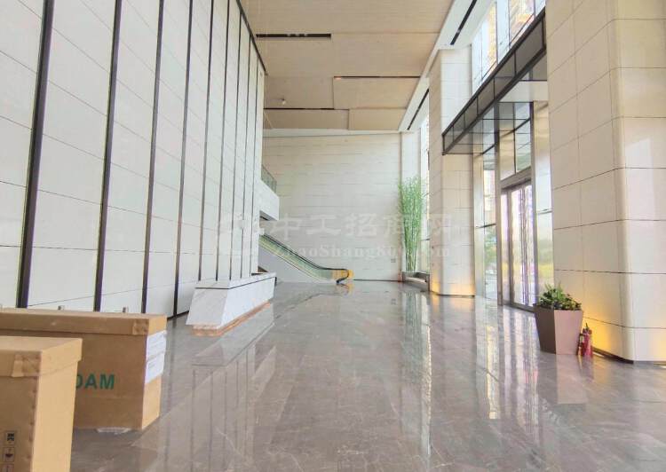 低于评估价1万紧靠深圳北站华侨城创想大厦仅1100平米出售4