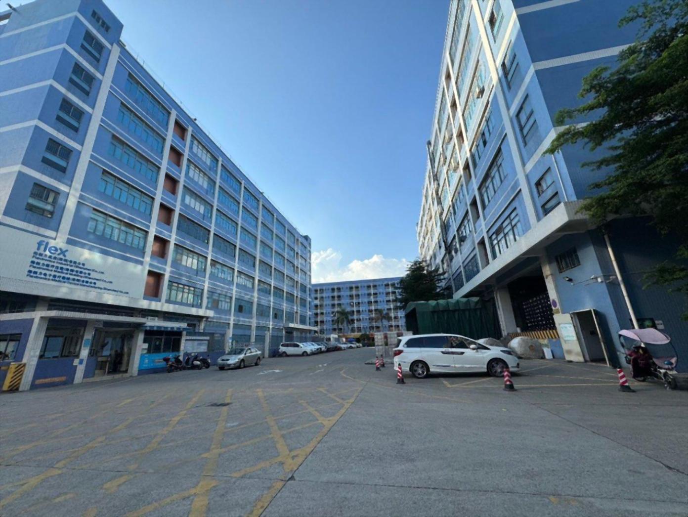 西乡固戍大门楼上整层2800平精装修办公研发厂房低 西乡固戍大门楼上整层2800平精装修办公研发厂房低