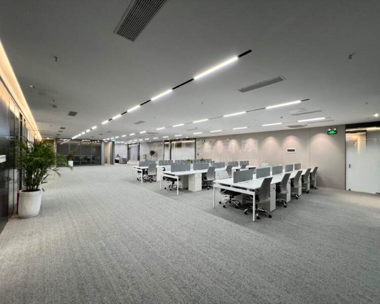 彩讯科技大厦300平全新豪装配家私双面采光物业！