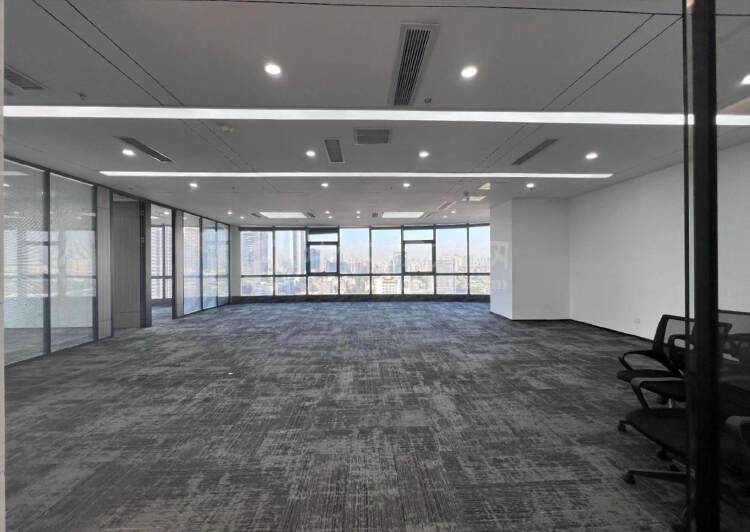 科技园新楼豪华装修纯320平大气办公环境4
