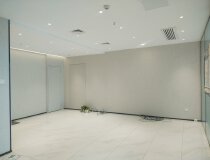 深圳坪山甲级写字楼出租118平方，带家具。