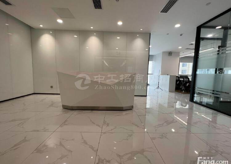 龙华地铁口长江中心甲级写字楼200平米精装修户型方正3