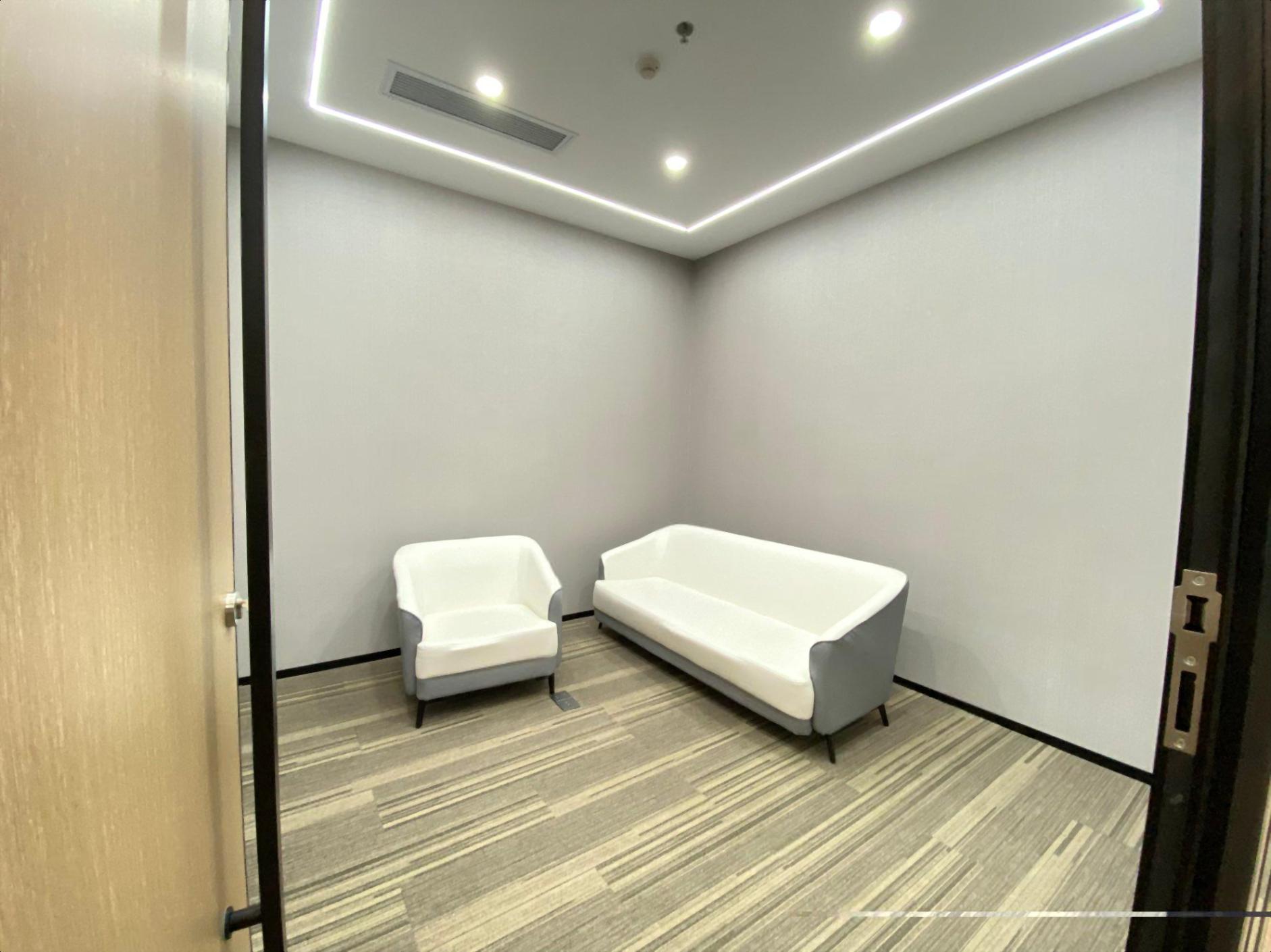 西丽留仙洞地铁口800平电梯口精装修 西丽留仙洞地铁口800平电梯口精装修