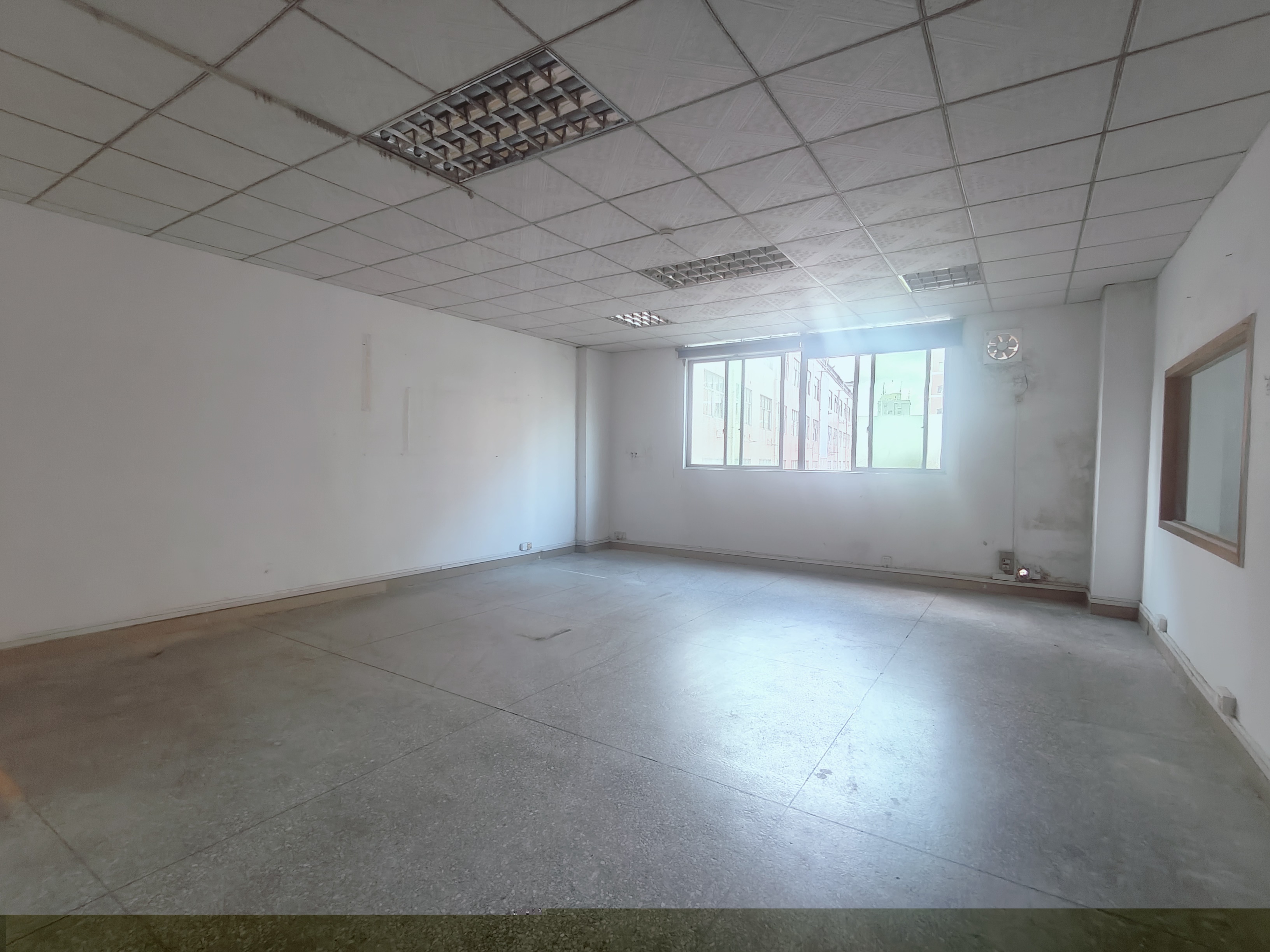 大浪带装修1500平厂房出租可分租 大浪带装修1500平厂房出租可分租