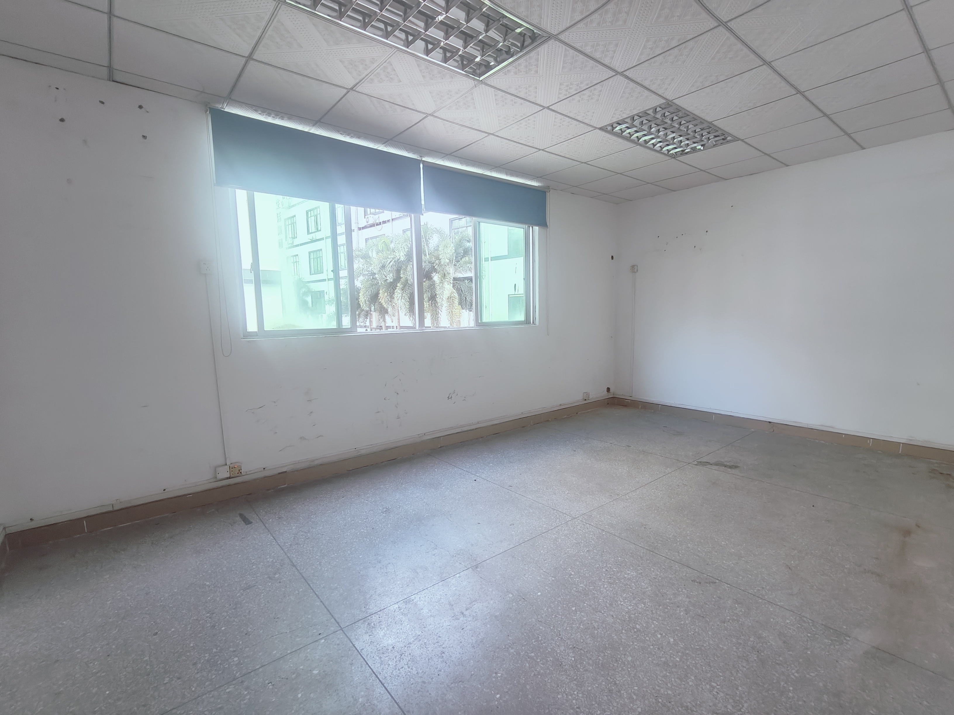 大浪带装修1500平厂房出租可分租 大浪带装修1500平厂房出租可分租